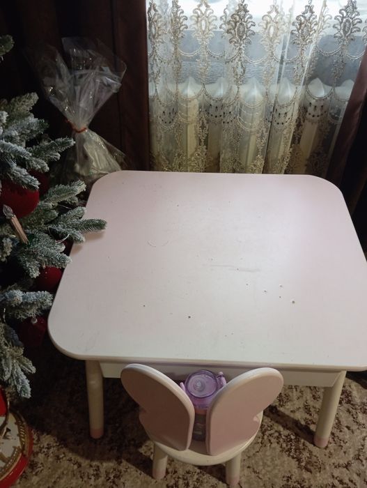 Дитячий столи зі стільцям