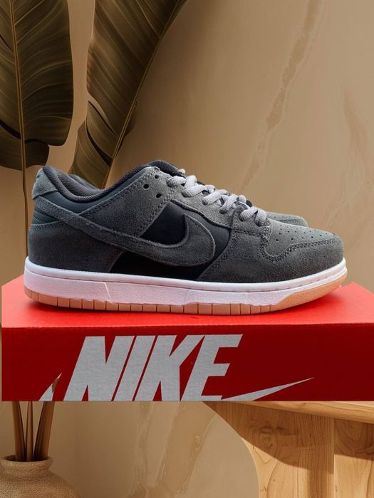 Стильные кроссовки для города и спорта