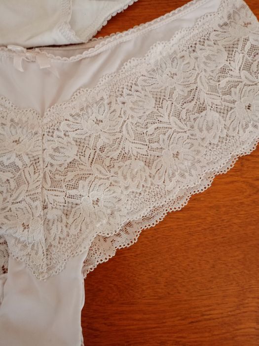 Majtki damskie 2sztuki.