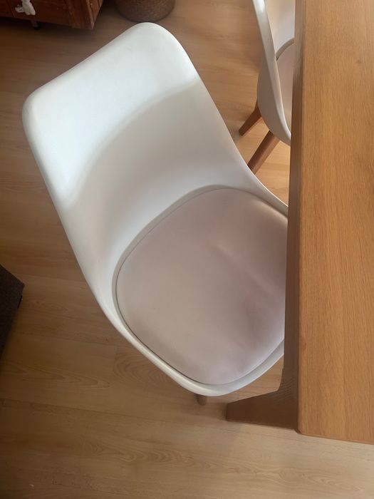 Mesa de jantar extensível IKEA e 5 cadeiras espaço casa