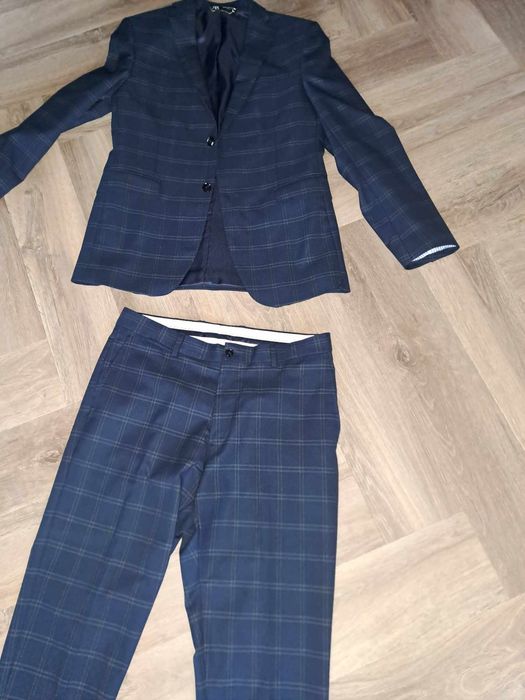 Ładny garnitur Zara granatowy roz. 40 M    w idealnym stanie !