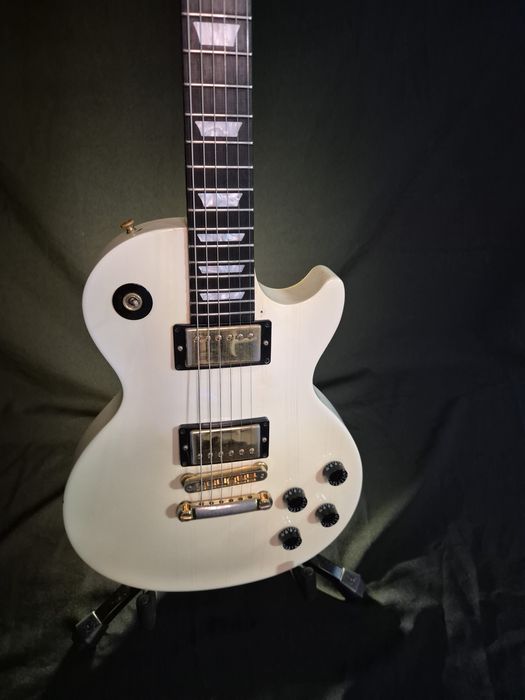 Gibson Les Paul Studio ebony fretboard