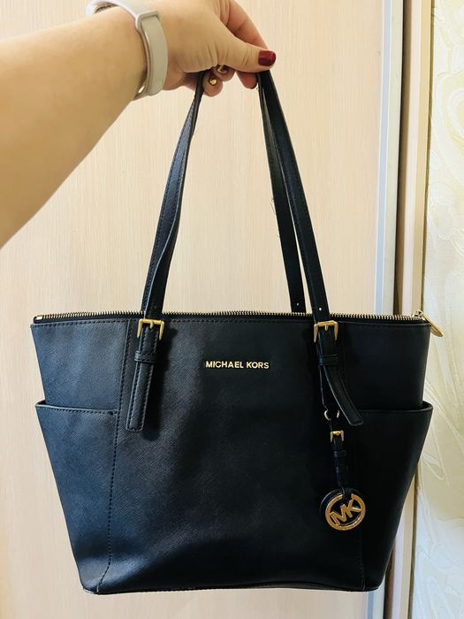 Сумка Michael Kors Jet Set Travel Medium Top-Zip Tote