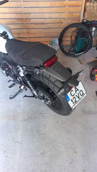 Honda GB 350S com 8 meses