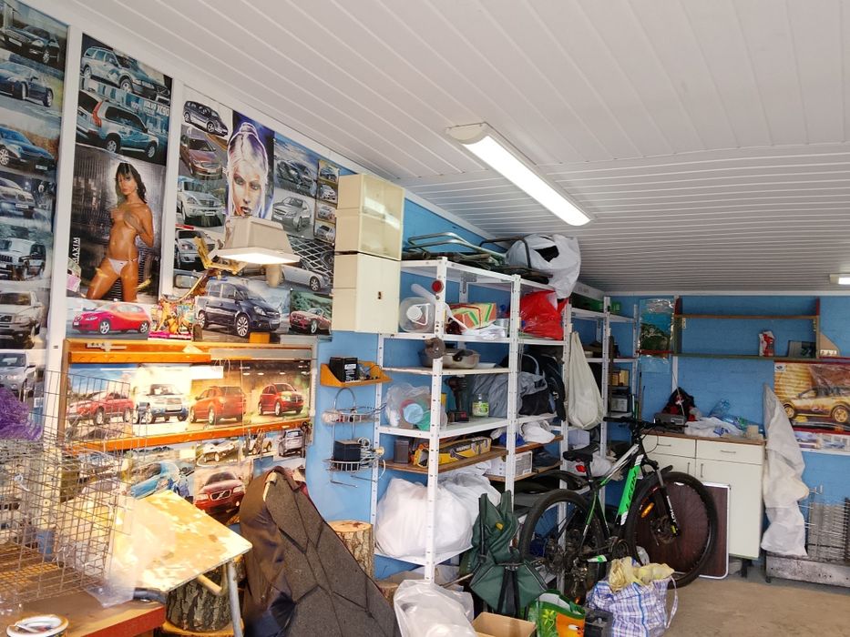 Продам гараж на песках