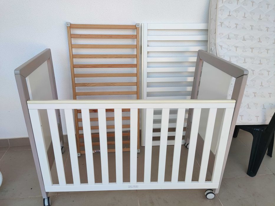 Cama de grades para bébé com colchão 1.20m x 0.6m