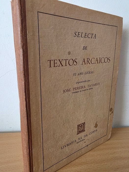 Livro "Textos Arcaicos" de José Pereira Tavares