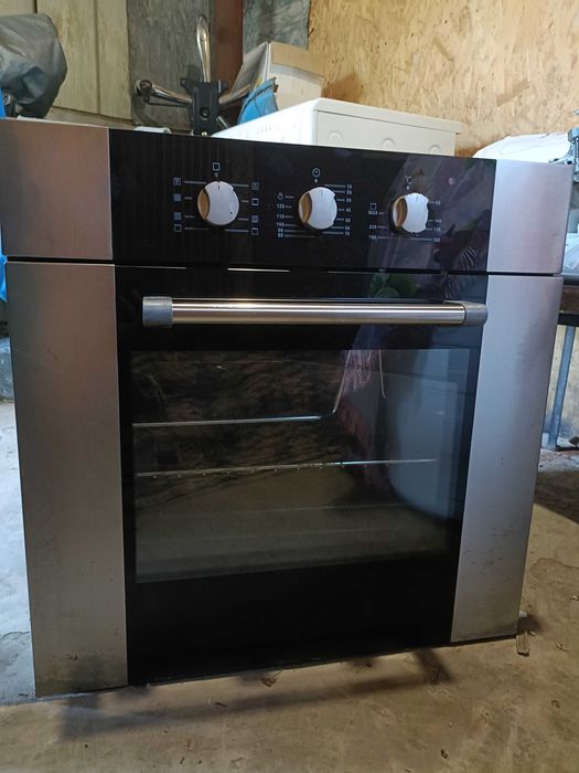 Духова шкафа Piramida та газова поверхня