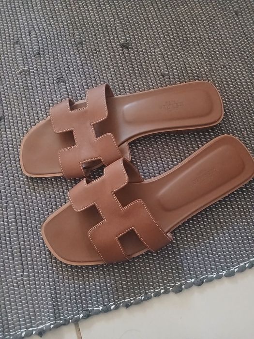 Chinelos hermes como novo