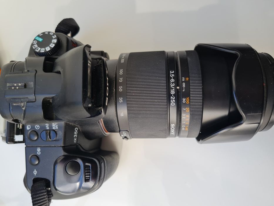 Фотоапарат Sony Alpha DSLR A350 з об'єктивом Sony 18-250mm f/3.5-6.3