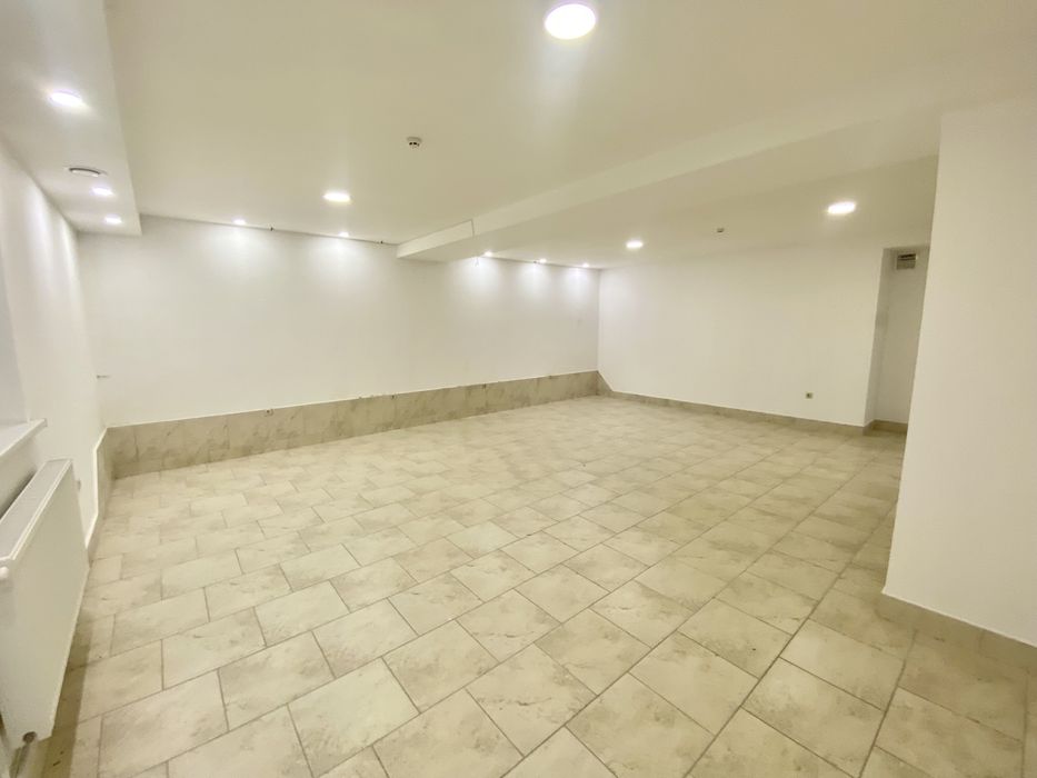 Продається комерційне приміщення.Терміново! 354 м². Офіси. ТЦ. 550$/м²