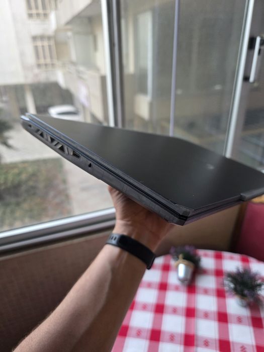 Portátil gaming rtx 4060, i7 12650h, 16gb DDR5 4800MT/s
