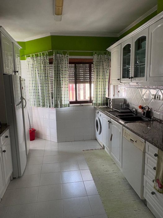 Quarto para casal na Ramada em  Odivelas