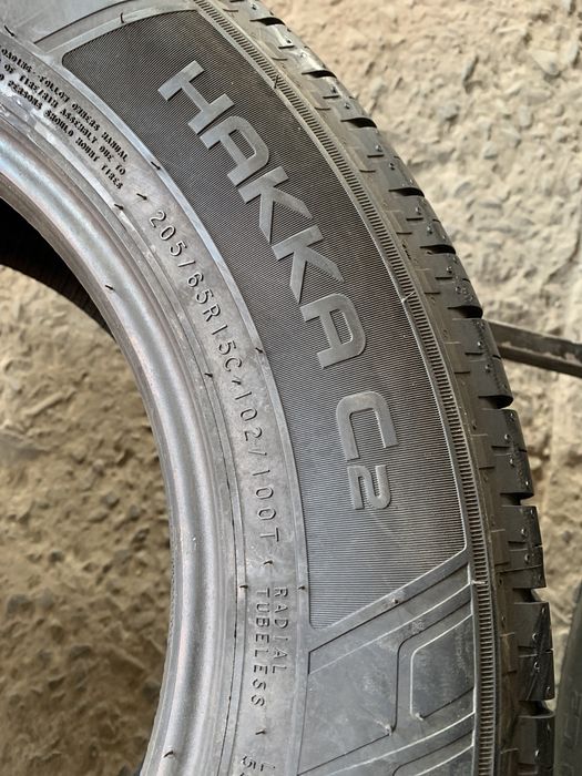 нові 205/65R15C Nokian Hakka C2 (102/100T) літні шини на бус