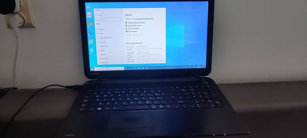 Laptop Toshiba Satellite C50D-B-120