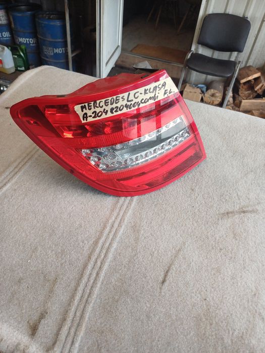 Lampa tylna lewą do Mercedesa C klasa combi fl 2013r