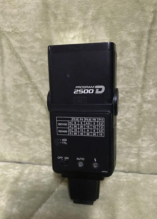 Фотовспышка Minolta и Hanimex