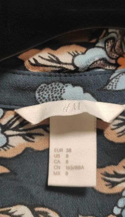 Sukienka koszulowa H&M.