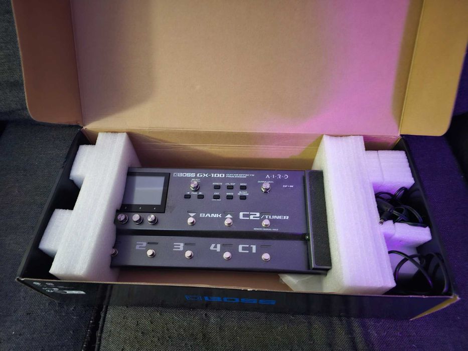 Multiefekt do gitary BOSS GX100