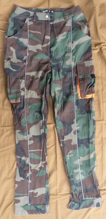 Spodnie joggery woodland MISSGUIDED EUR36