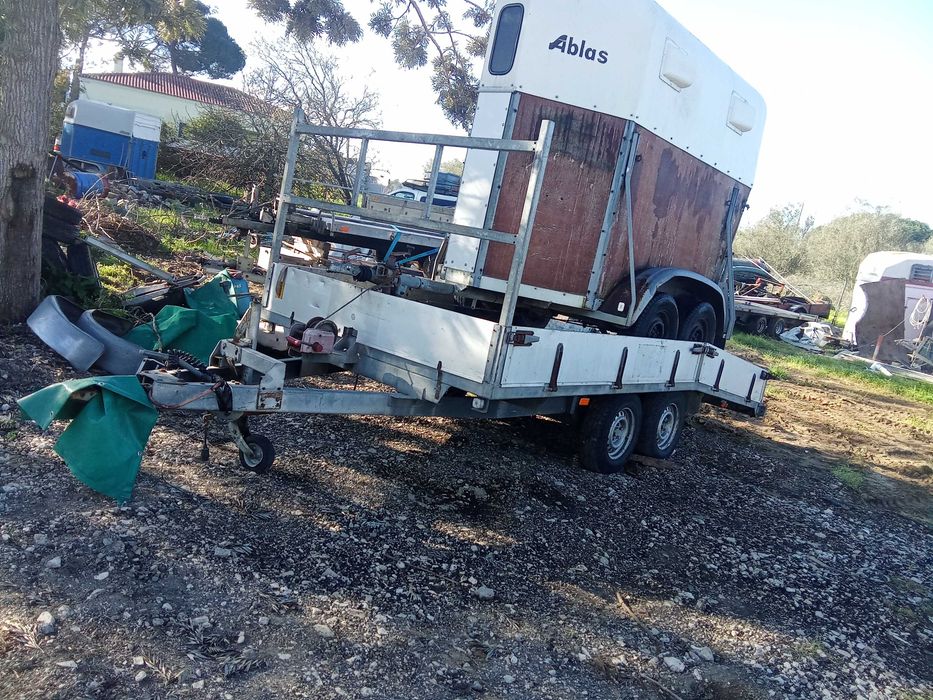 atrelados de carga,atrelados de cavalos e de transporte de carros