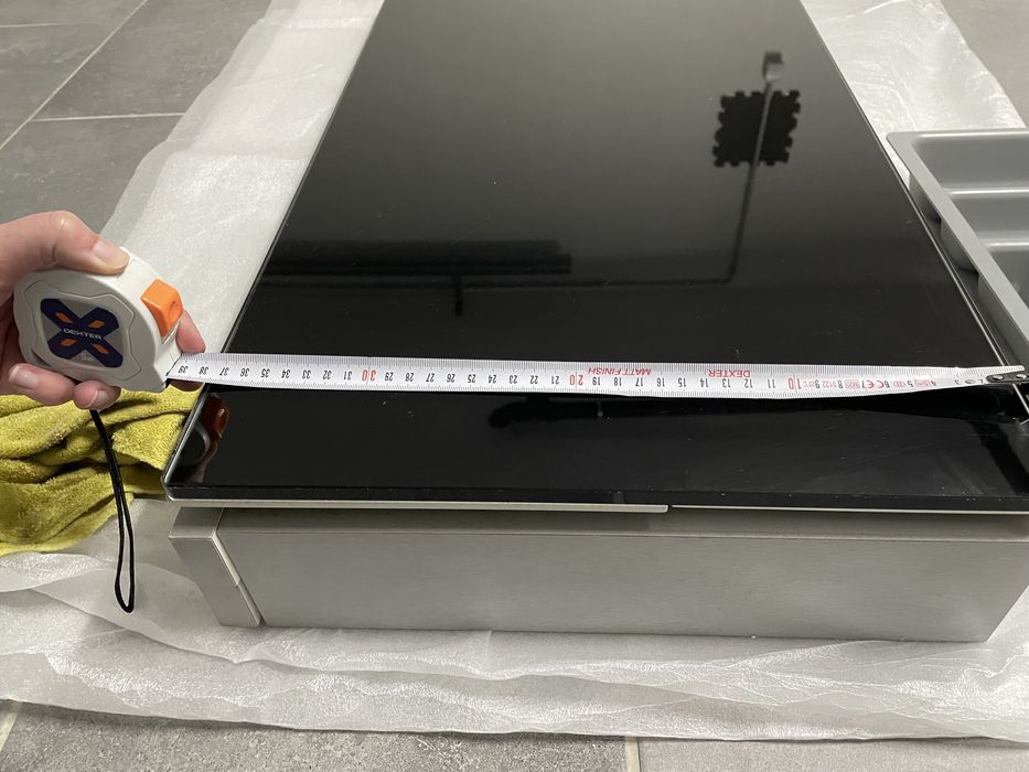 Mesa de cozinha suspensa