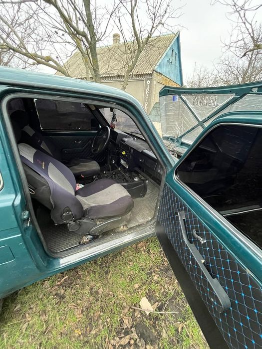 Продам автомобіль нива