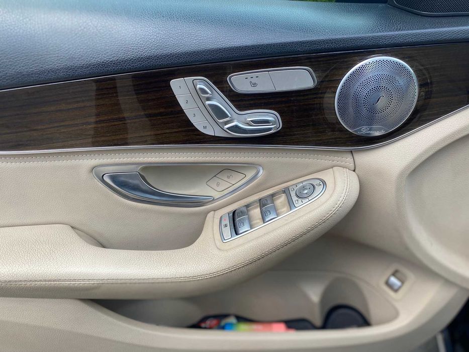 Mercedes-Benz Klasa C Stan Idealny pierwszy właściel 4x4 C300 Panorama