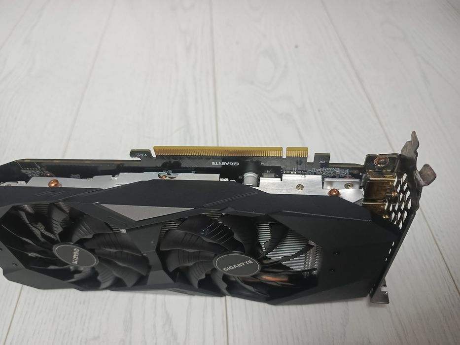 Продам відео карту 2060 на 6gb