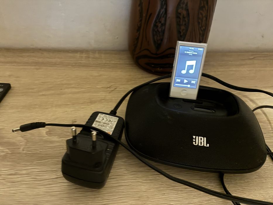 Ipod 7!! Jak igła + JBL stacja !!