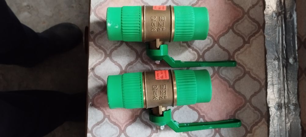 Смеситель.Кран полипропиленовый. Гайка.