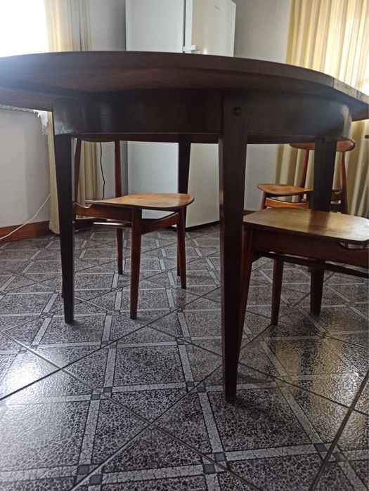 Stół rozkładany z PRL-u