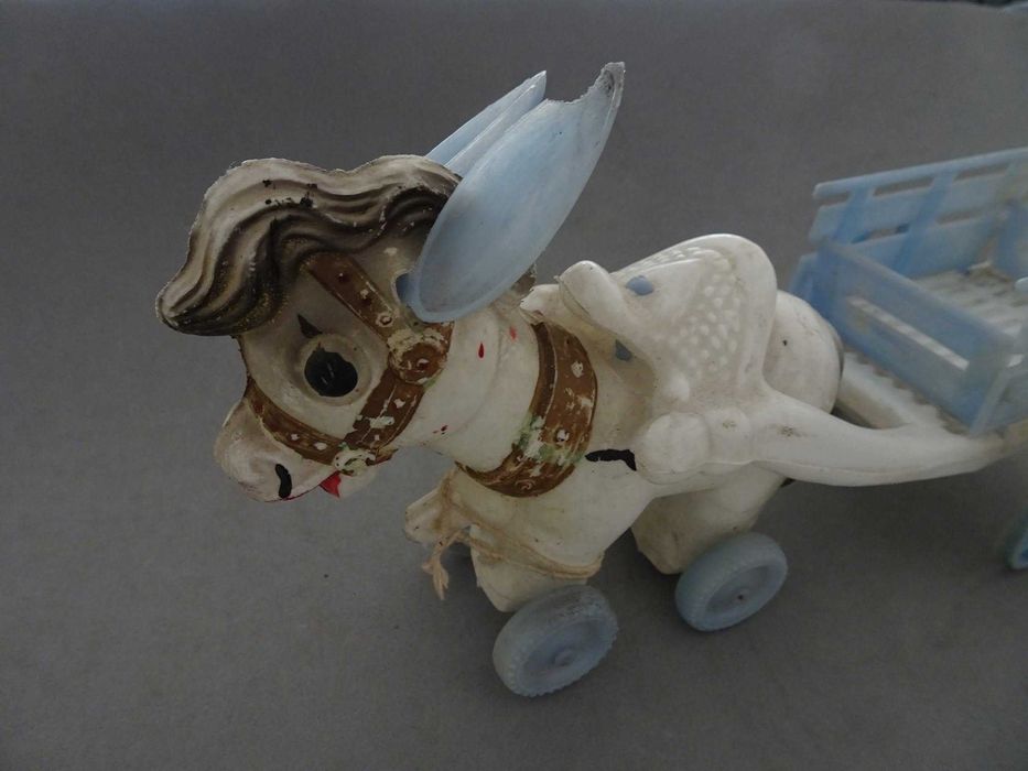Antigo brinquedo português carroça