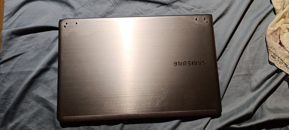 ноутбук Samsung NP510R5E