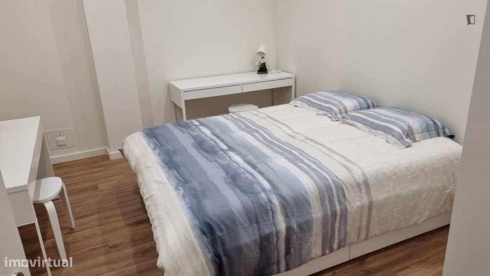 Quarto - localizado em Senhora da Hora Porto