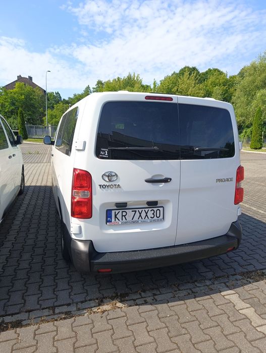 Wynajem bus 9 osobowy