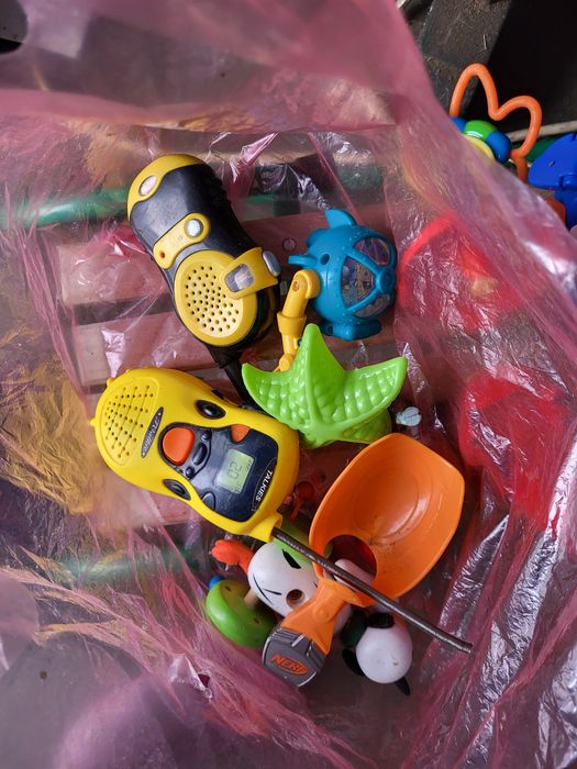 Zabawki plastikowe mieszane  9zlotych