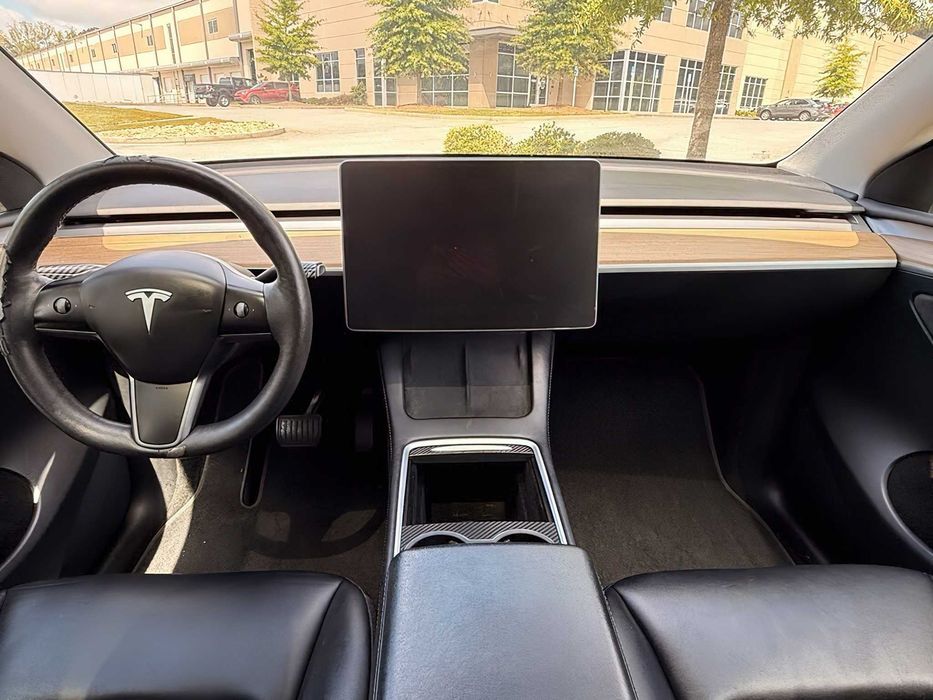 Tesla Model Y Long Range      2023