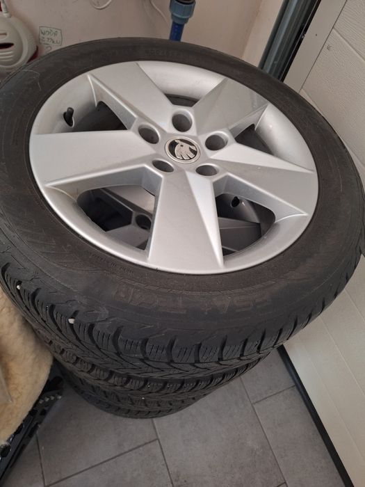 Octavia 1.5 ,przebieg autostradowy,wymiana oleju co 15tys.km.od nowości.