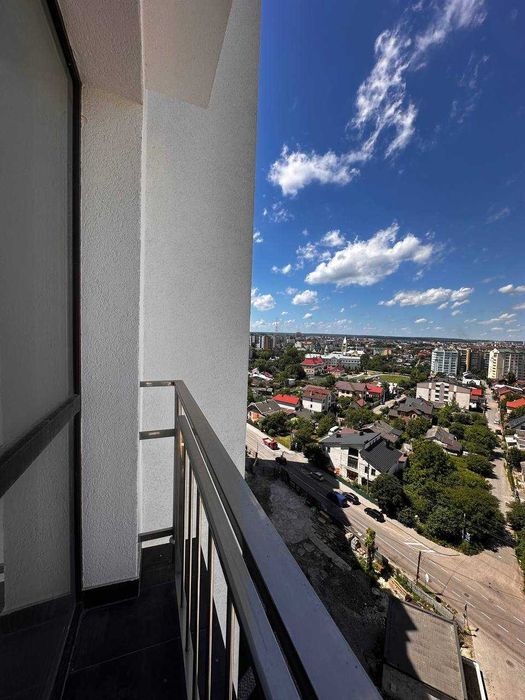 Здана 2 кім. кв з частовим ремонтом в ЖК Листопад