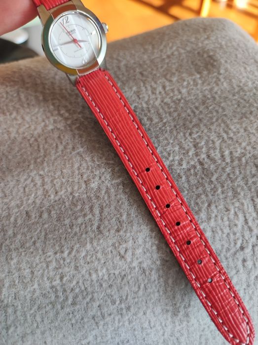 Relógio Casio Vermelho Pequeno