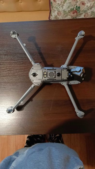 Продам на запчастини або відновлення дрон autel evo max 4t v2