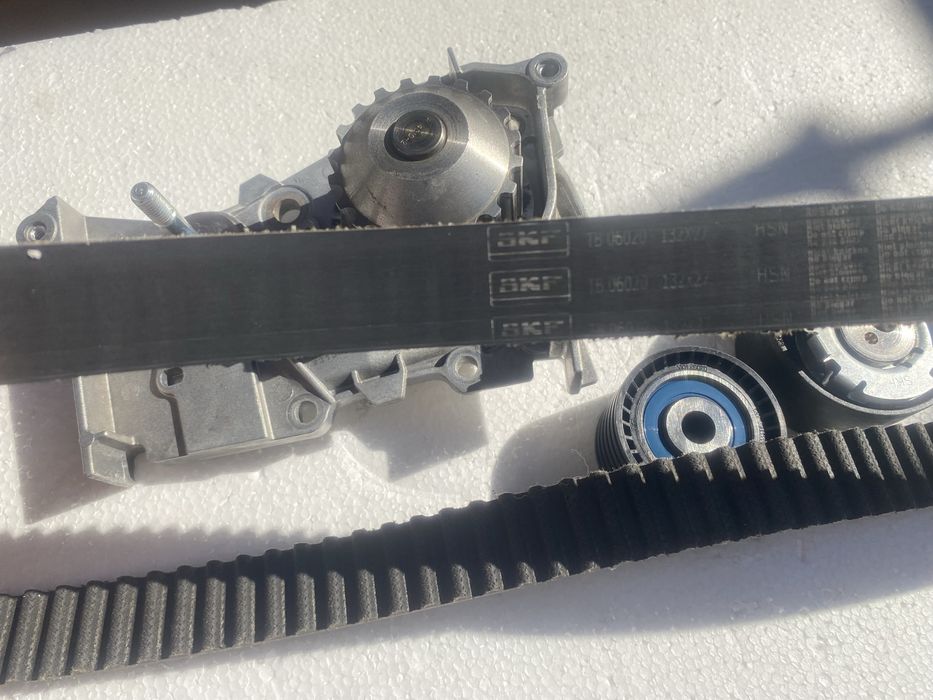 SKF (ГРМ + ролики + помпа) для бензинового 1.6 16клап K4M Пробег6000км