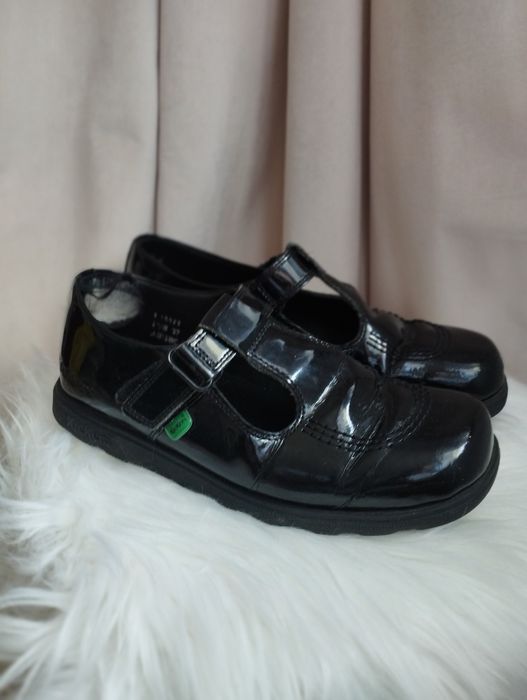 CZARNE lakierki Kickers r. 37 – klasyczne półbuty na RZEP