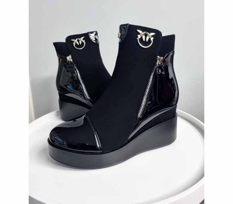 Buty na koturnie