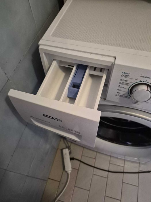 Máquina de Lavar roupa Becken