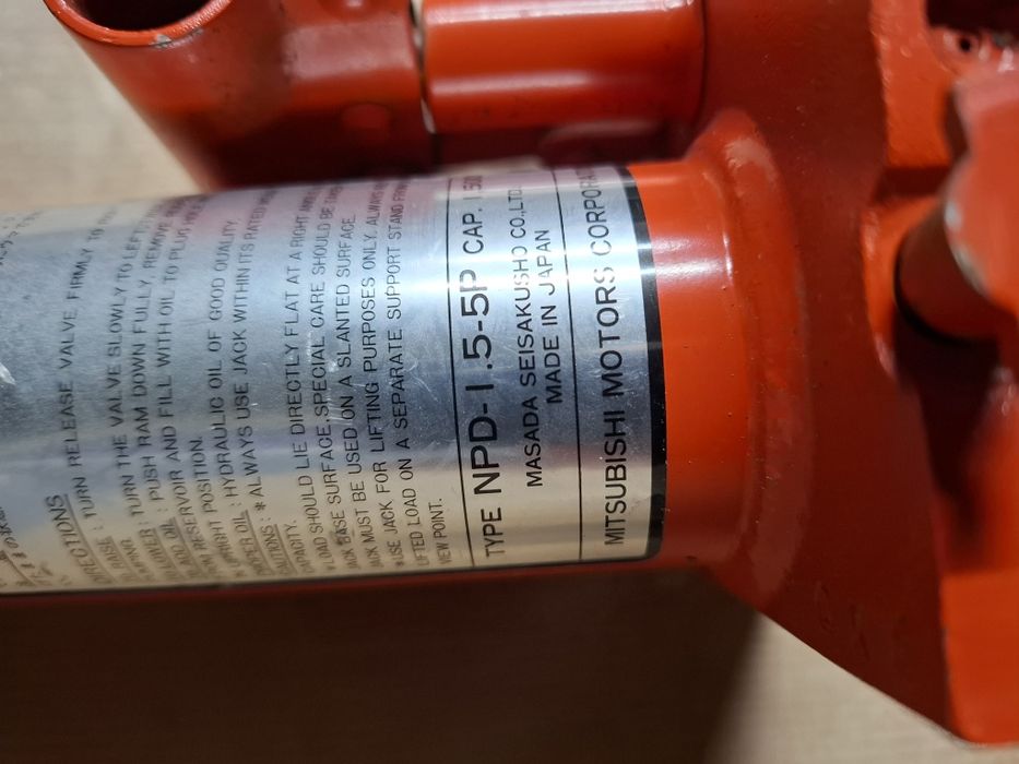 Podnośnik hydrauliczny pajero. galloper, jeep