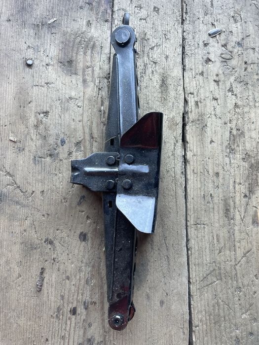 Докатка, домкрат та рвзне для BMW X3e83