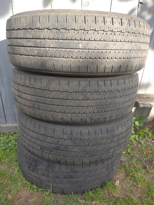 Продам шини r 18
