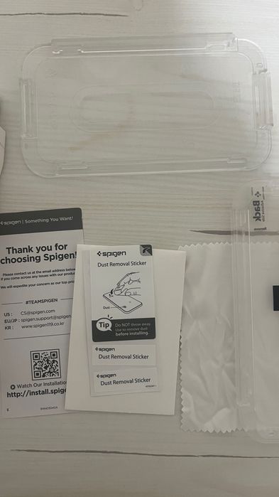 Protetor de Ecrã Spigen para iPhone 13 | Novo